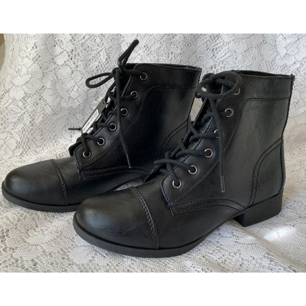 Lace-up boots
